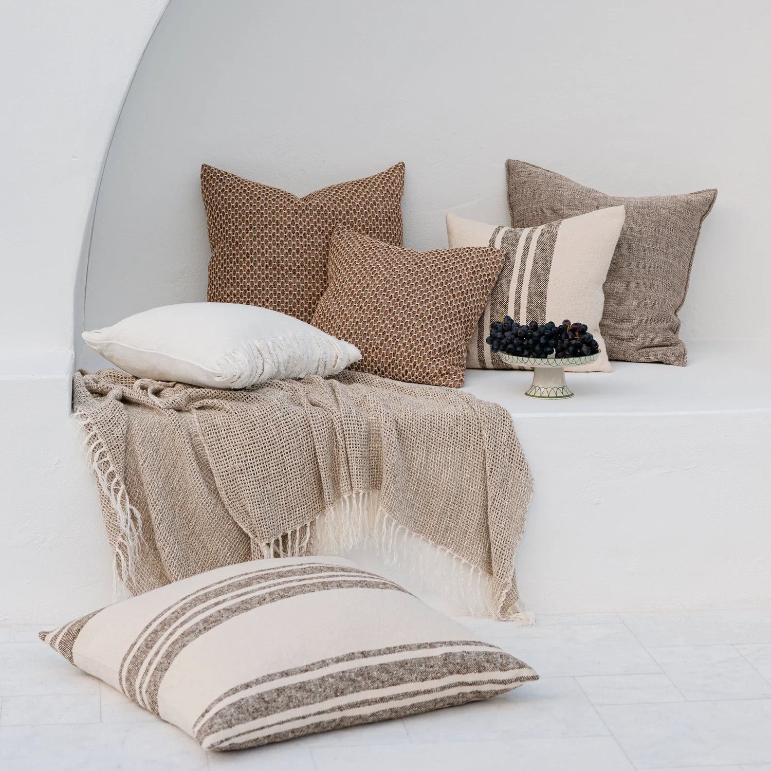 Solenne Throw